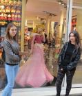 Viktorija I Lora (2.C) Pred Disney Duanom U Via Mazzini - Verona.