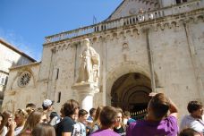 2. Trogir