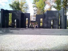 M spomenik 3