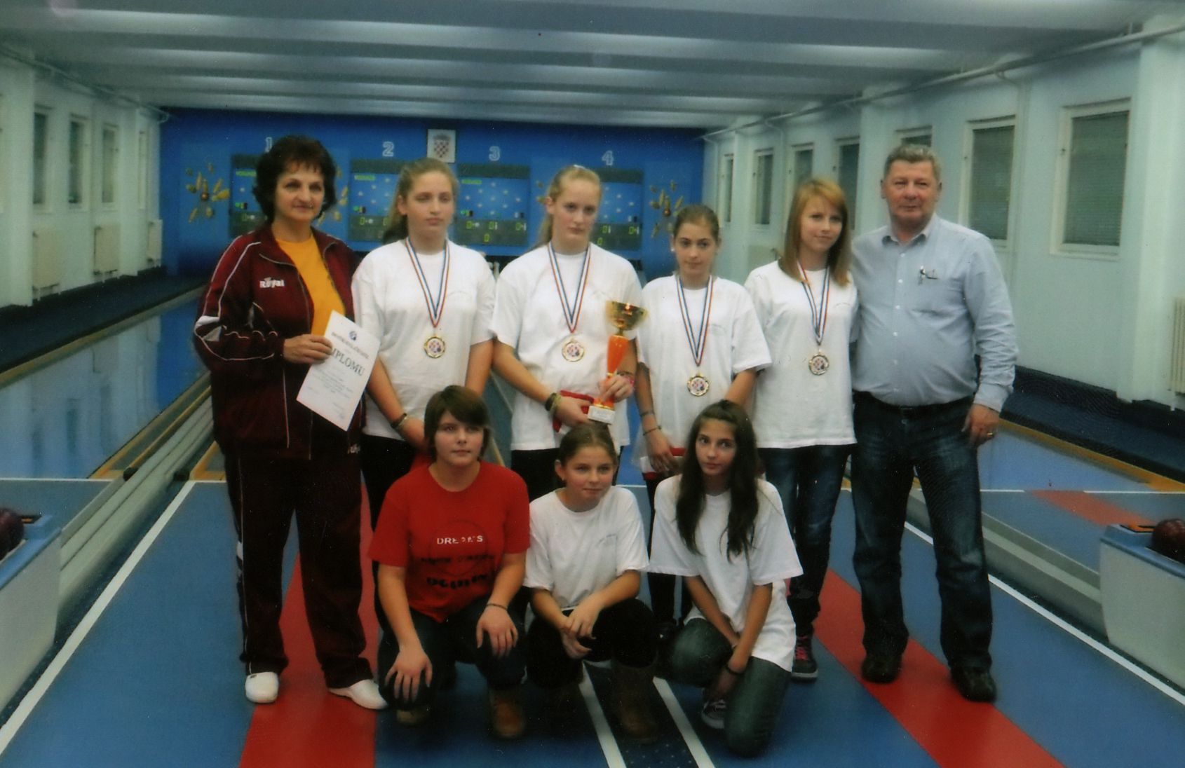ekipe Ogulin 1 i 2 s trenericom i novinarom Darkom