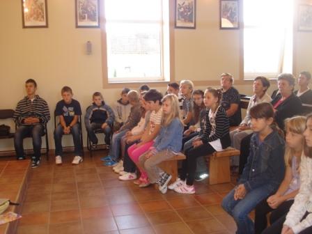 http://os-mikleus.skole.hr/upload/os-mikleus/newsattach/102/Ucenici_na_misi_a.JPG