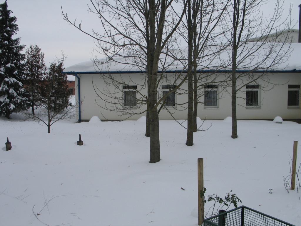 http://os-mikleus.skole.hr/upload/os-mikleus/newsattach/112/Pogled_na_urede_izvana.jpg