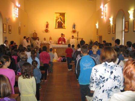 http://os-mikleus.skole.hr/upload/os-mikleus/newsattach/155/Zaziv_Duha_Svetoga_za_pocetak_skolske_god._2013.-14._u_crkvi_svete_Terezije_Avilske_u_Mikleusu.jpg