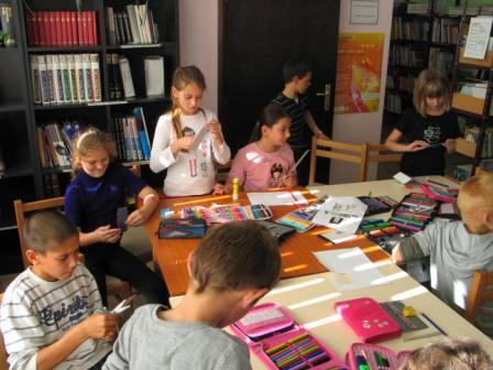 http://os-mikleus.skole.hr/upload/os-mikleus/newsattach/172/Izrada_stranicnaka_u_sk._knjiznici_I.jpg