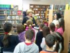 A Onda Smo Se Upoznali Sa Teta Sonjom, Ljubaznom Bibliotekarkom Koja Radi Na Dejem Odeljenju