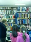 Tamo Su Knjige Malo Neobino Poslagane, Ali... Znaju Bibliotekari Ve Kako Da Ih Potrae Na Policama
