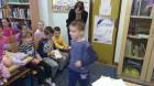 A Poklon Je Bio - estitka Dobrodolice U Biblioteku I Svet Knjiga