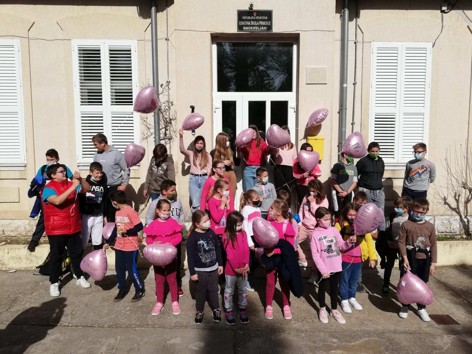 Sve�ano obilje�en Dan ru�i�astih majica