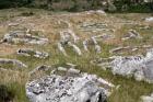 Bribirska Glavica - Starohrvatska Nekropola Pod Bedemima Varvarie, Pred Glavnim Vratima