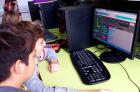 Moe Se Uiniti Kako kolarci Na Raunalu Igraju Popularnu Igru Minecraft Ili Neto Tree, Ali U Biti – Oni Stvaraju Igre!