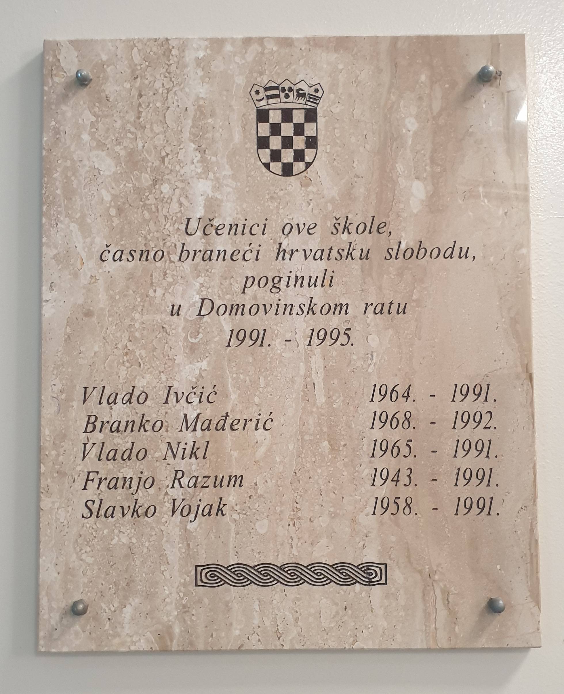 Spomen ploa na poginule branitelje, nekadanje uenike O Rude
