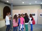 Uenici Sedmih I Osmih Razreda U Posjetu Izlobi Fotografija Darka Gorenaka O Domovinskom Ratu 
