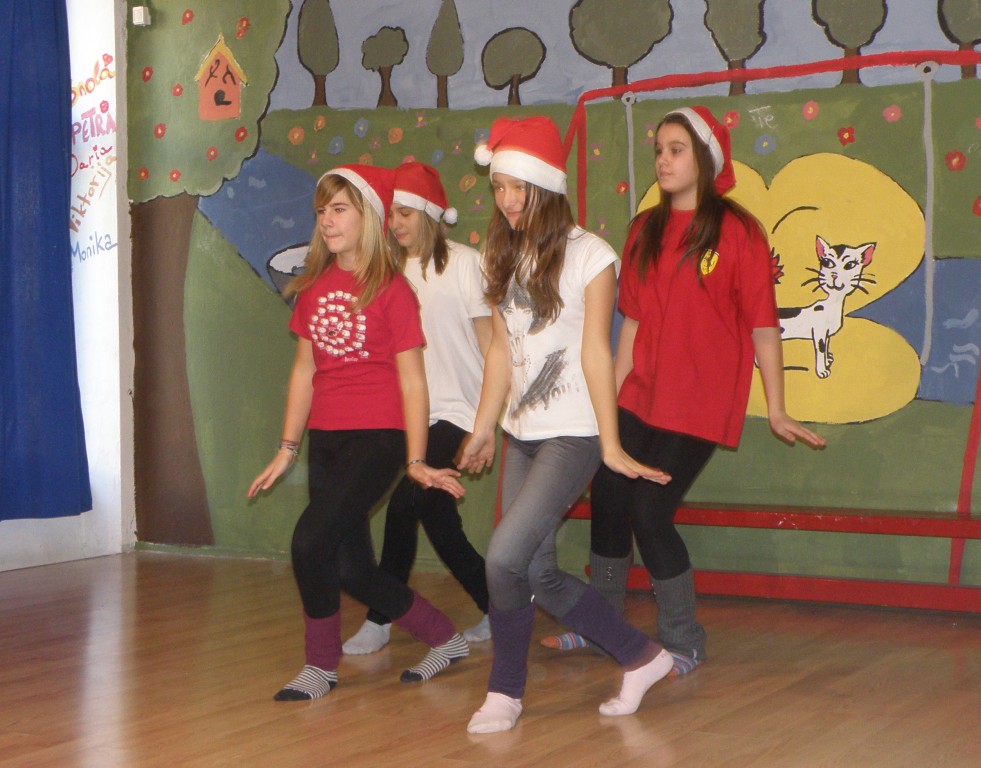 Plesno - ritmika grupa 6.b razreda