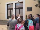 Ispred Stare Gradske Kavane