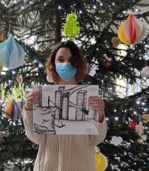 Nagraena uenica Lucija tefun sa svojim radom u predvorju kole
