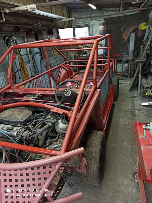 buggy vozilo u nastajanju