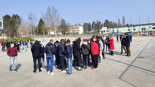 uenici na zbornom mjestu
